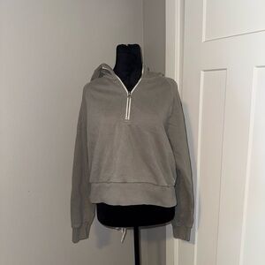 Vuori Women’s Quarter Zip Slate Medium